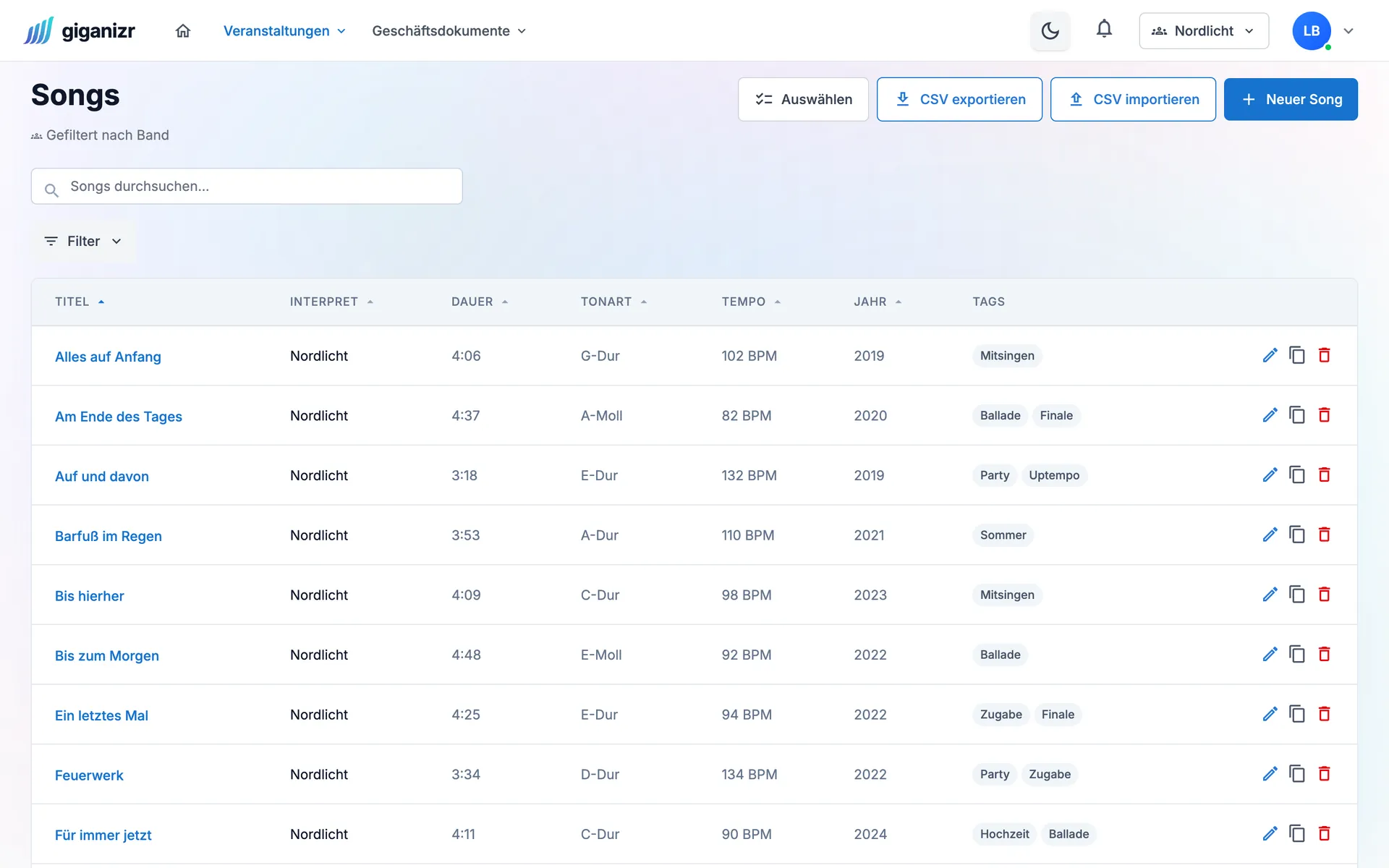 Songliste mit Tonart, Tempo, Dauer und Tags sowie Knöpfen für CSV-Import und -Export
